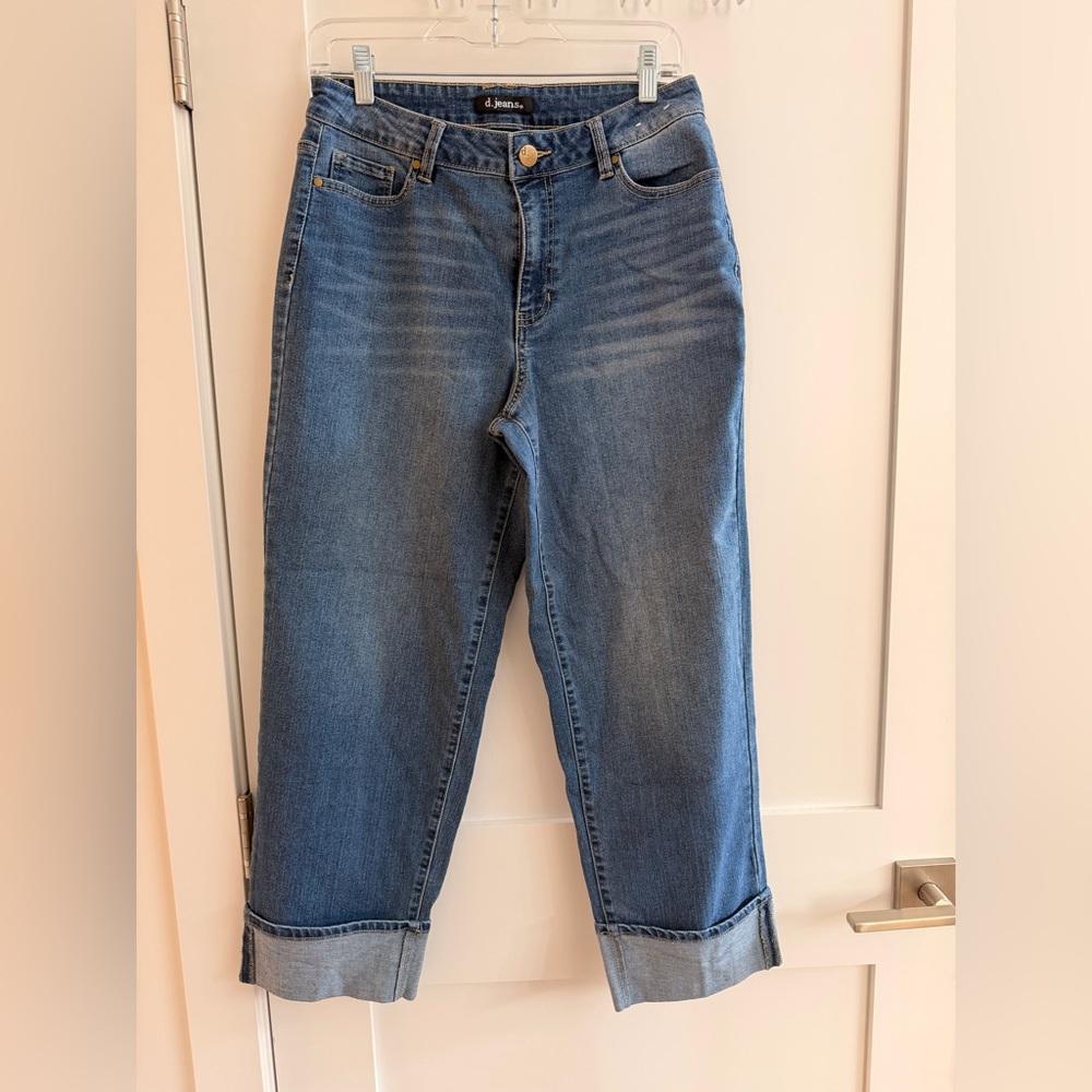 d. jeans Women's Boyfriend Crop Jeans in Medium Blue